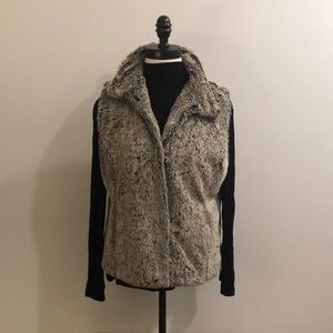 Faux fur Plush Vest Size M
